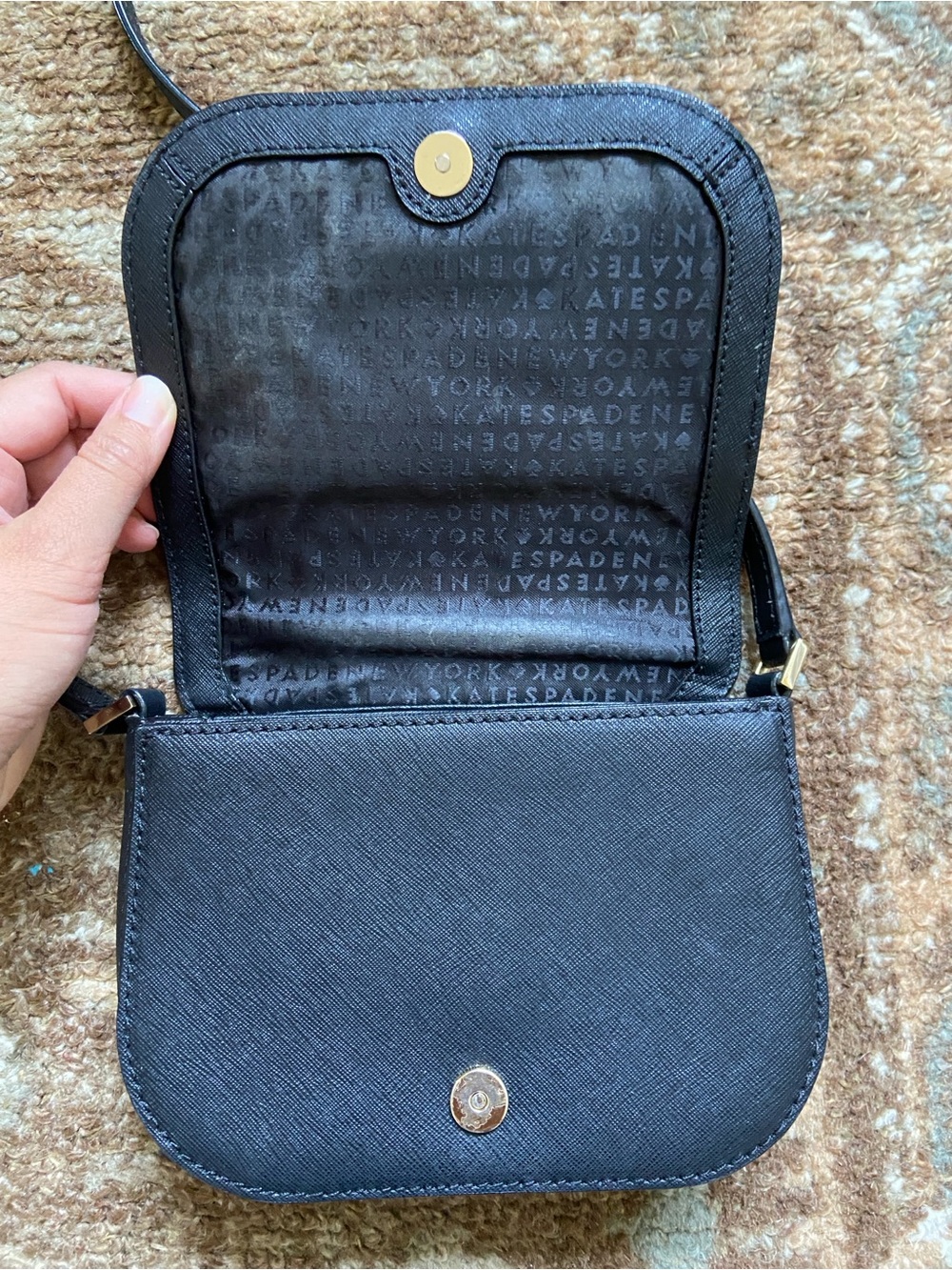kate spade black crossbody with gold logo plaque - Picture 3 of 5